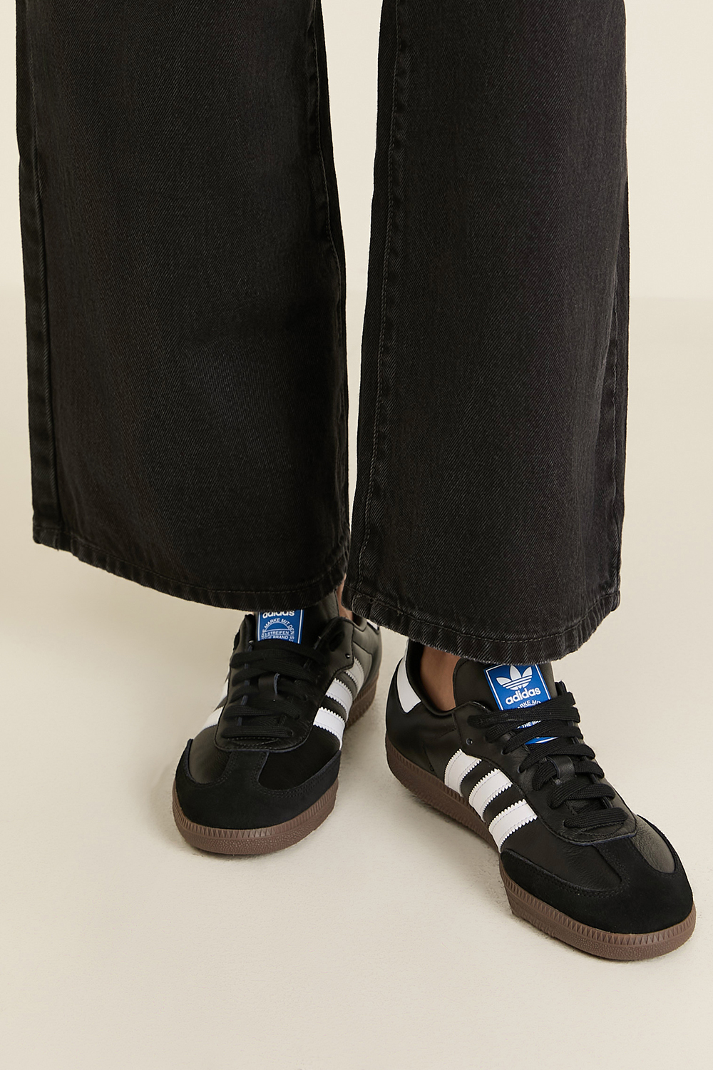 תמונת כל הלוק של נעלי סניקרס סמבה ADIDAS ORIGINALS